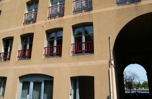 Saint - Aubin - Dupuy Apartment | L'amirauté
