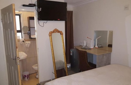 Germiston House | L'amour guesthouse