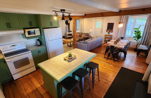 Pointe-au-Pic House | L'Ancestrale (view, spa, arcade)