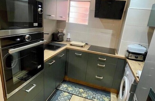 Sainte-Clotilde Apartment | L'appart dans les Nuages * Swimming pool * Panoramic views * Close to the airport