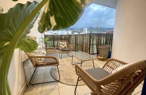 Sainte-Clotilde Apartment | L'appart dans les Nuages * Swimming pool * Panoramic views * Close to the airport