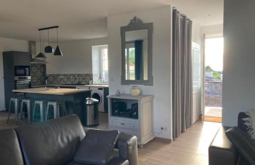 Saint-Genes-de-Castillon Apartment | L'Appartement du Comptoir