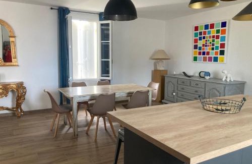 Saint-Genes-de-Castillon Apartment | L'Appartement du Comptoir