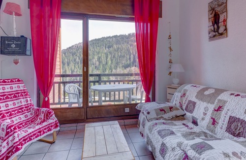Saint-Nicolas-la-Chapelle Apartment | L'Arrondine - Jolie vue montagne