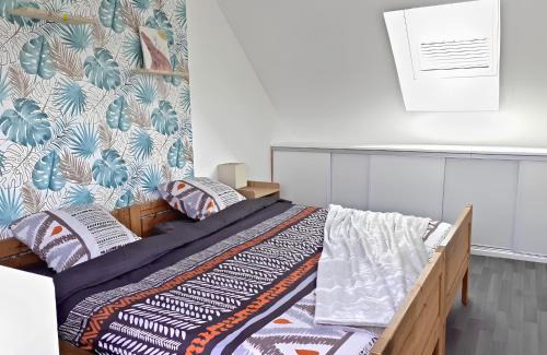 Amiens House | L'artistique, 4 lits, 2 chambres, stationnement gratuit, spacieux, atypique