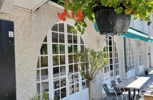 Saint-Viance Hotel | L'Auberge