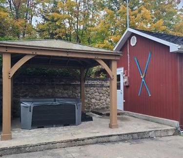 Saint Donat House | L'eau douce - Lumière naturelle en bord de lac