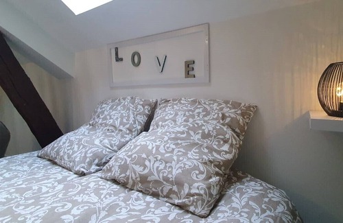 Moret-sur-Loing House | L'Echapée Moretaine, Townhouse in the historic heart of Moret