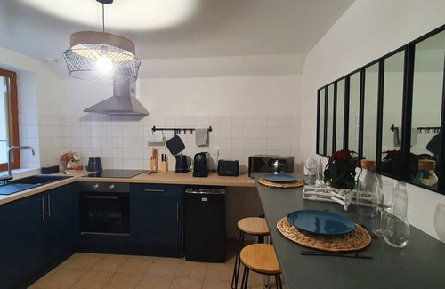 Moret-sur-Loing House | L'Echapée Moretaine, Townhouse in the historic heart of Moret