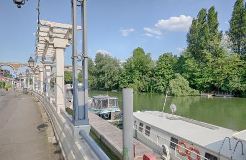 Le Port sous la Lune Apartment | L'Escapade entre Ville et Rivière