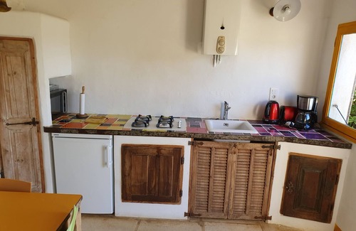 Rustrel House | L'Iguana gîtes at the foot of the Colorado Provençal