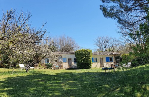 Rustrel House | L'Iguana gîtes at the foot of the Colorado Provençal