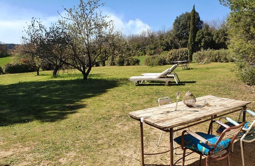 Rustrel House | L'Iguana gîtes at the foot of the Colorado Provençal