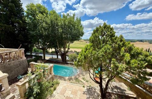 Saint-Felix-Lauragais Apartment | L'intendance - calme et cosy, vieilles pierres