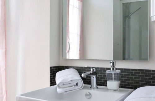 Pontivy Apartment | L'Ocre - Wifi - 400m centre Pontivy