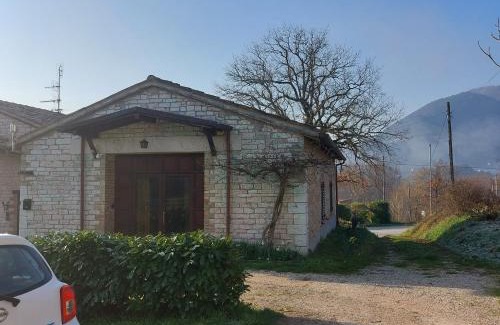 Cagli House | L'officina di Leo - Casale con giardino