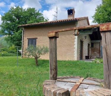 Cagli House | L'officina di Leo - Casale con giardino