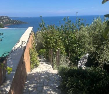 Espero-Pax Apartment | l olivier de Melody