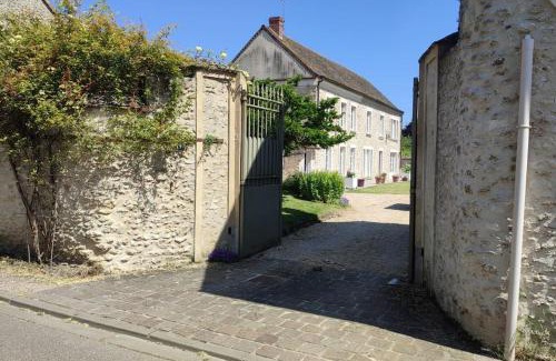 Richebourg Villa | L'ombre du Tilleul - Gîte familial