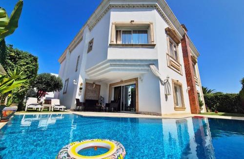 Les Berges Du Lac II House | L'Orchidée - Suites de Luxe avec Piscine Chauffée et Vue sur le Lac de Tunis
