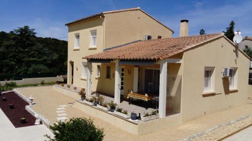 Bourg-Saint-Andeol Bed & Breakfast | l'oustau bonur
