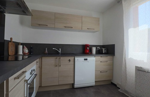 La Bourboule Apartment | L'r Du Roc, Duplex 3 with Mountain View and Wi-Fi