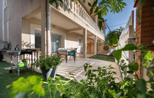 Gruissan Plage House | La Belle Gruissanaise