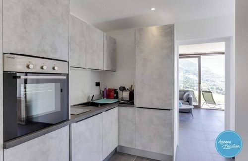 Talloires-Montmin Apartment | La Bergerie T2 : Apartment with lake and mountain view.