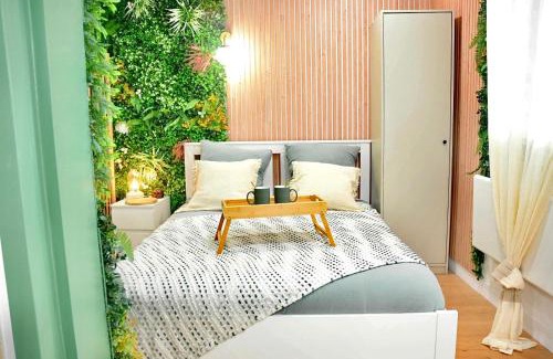 Bordeaux City Centre Apartment | La Boétie, Cocon Central, Double Balneo Bathtub