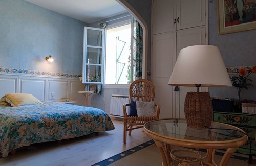 Cazouls-les-Beziers House | La Bouscade magnificent wooded area with swimming pool