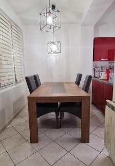 Lille Sud Apartment | La brique rouge - Maison 66 m2 avec 2 chambres