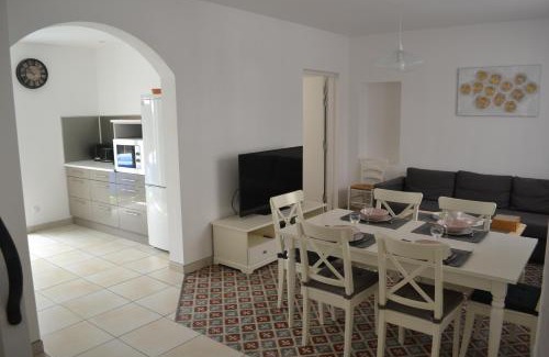 Carcassonne House | La Bulle familles Clim, wifi, airport shuttle,out à pied