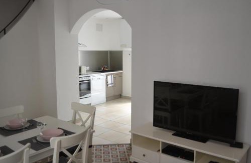 Carcassonne House | La Bulle familles Clim, wifi, airport shuttle,out à pied
