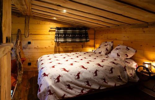 Saint-Louis Ski Chalet | La Cabane dans les arbres du Domaine de la Forestière