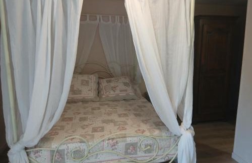 Laperriere-sur-Saone House | La cabane de Lancelot Chambre Romance