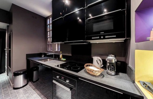 Old Lyon Apartment | La Cachette St Jean: Calm and serenity in Vieux Lyon