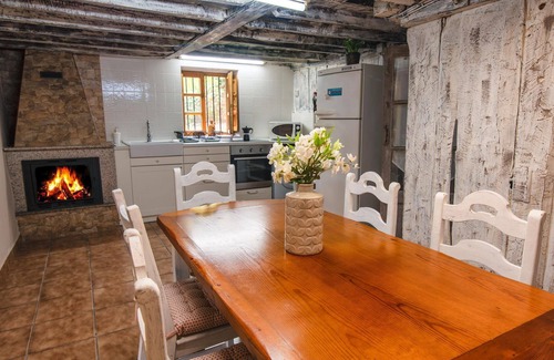 Fresnedo House | La Carrozal Senda del Oso Rural House