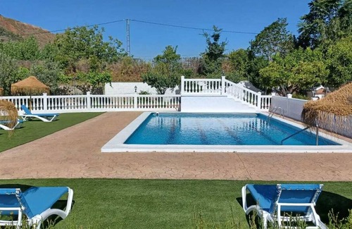 Cenes de la Vega Cottage | La Casita de Rufo, with pool, barbecue and wifi 10 minutes from the center of Granada