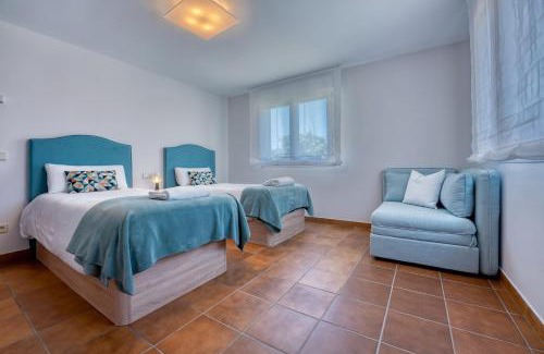 Sanxenxo House | La casa de los illos, casa completa con piscina en Sanxenxo