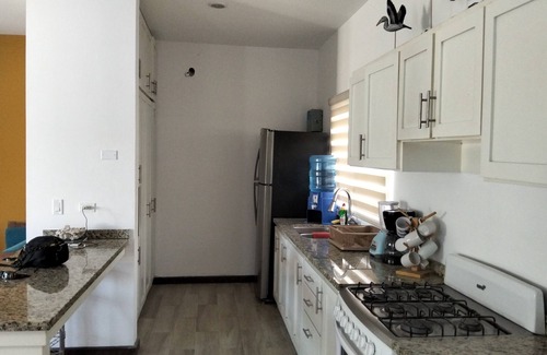 Colina del Sol House | La casa de Luca