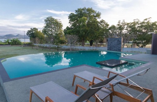 Si Sawat Villa | La Casa del Lago Kanchanaburi