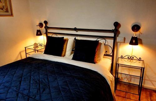 Segusino House | La Casa Rosa di Segusino with SPA Jacuzzi in garden