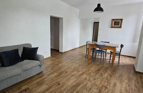 Cairo Montenotte House | La Casa Rossa affittacamere