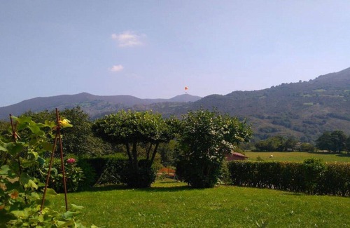 Piloneta House | La Cerezalina, discreet and quiet family villa