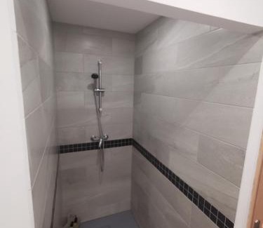 Ville Haute Bed & Breakfast | La chambre de pousse