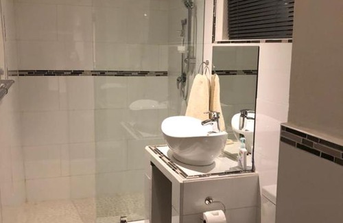 Montagu Apartment | La Chapelle - The Apartment