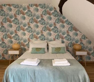 Thesee House | La Charmeraie : gîte de charme, piscine et spa