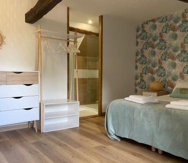 Thesee House | La Charmeraie : gîte de charme, piscine et spa