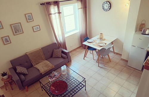 Quartier Administrations Apartment | La citadine, P2 de charme Centre Écusson, wifi