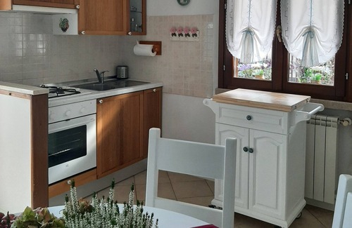 Nave Apartment | La Civetta, elegant one-bedroom apartment with garden, private parking 10min from the city